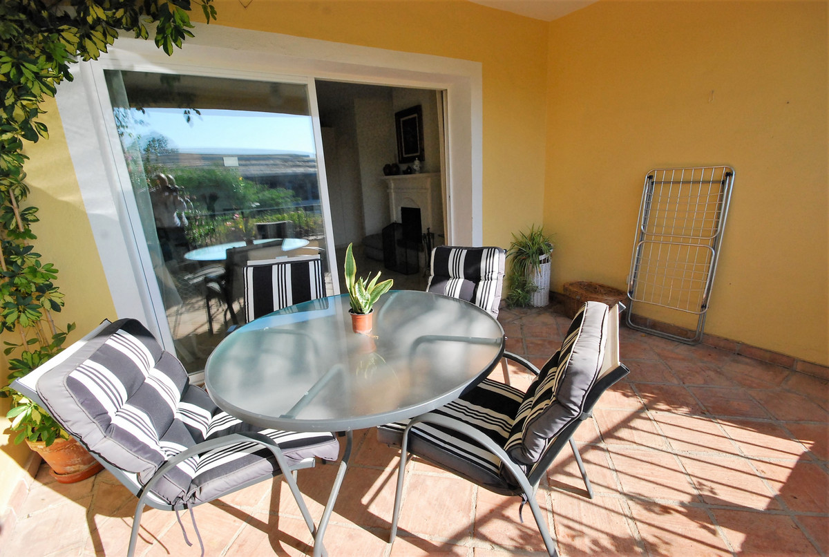 Appartement te koop in Guadalmina Alta | 2 slaapkamers H5325799