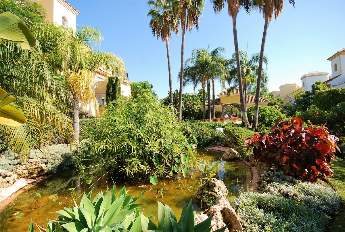 Appartement te koop in Guadalmina Alta | 2 slaapkamers H5325799