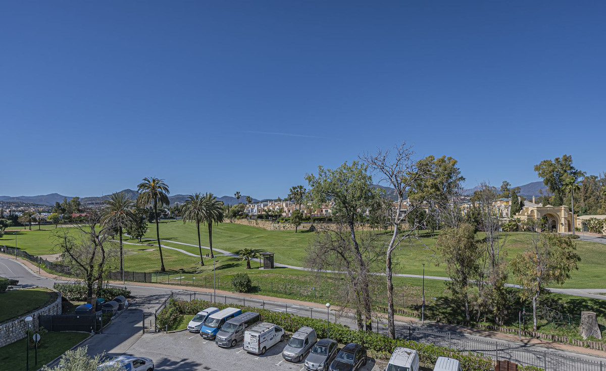 Appartement te koop in Guadalmina Alta | 3 slaapkamers H5347318