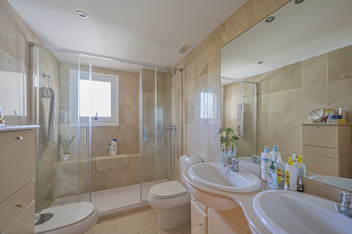 Appartement te koop in Guadalmina Alta | 3 slaapkamers H5347318