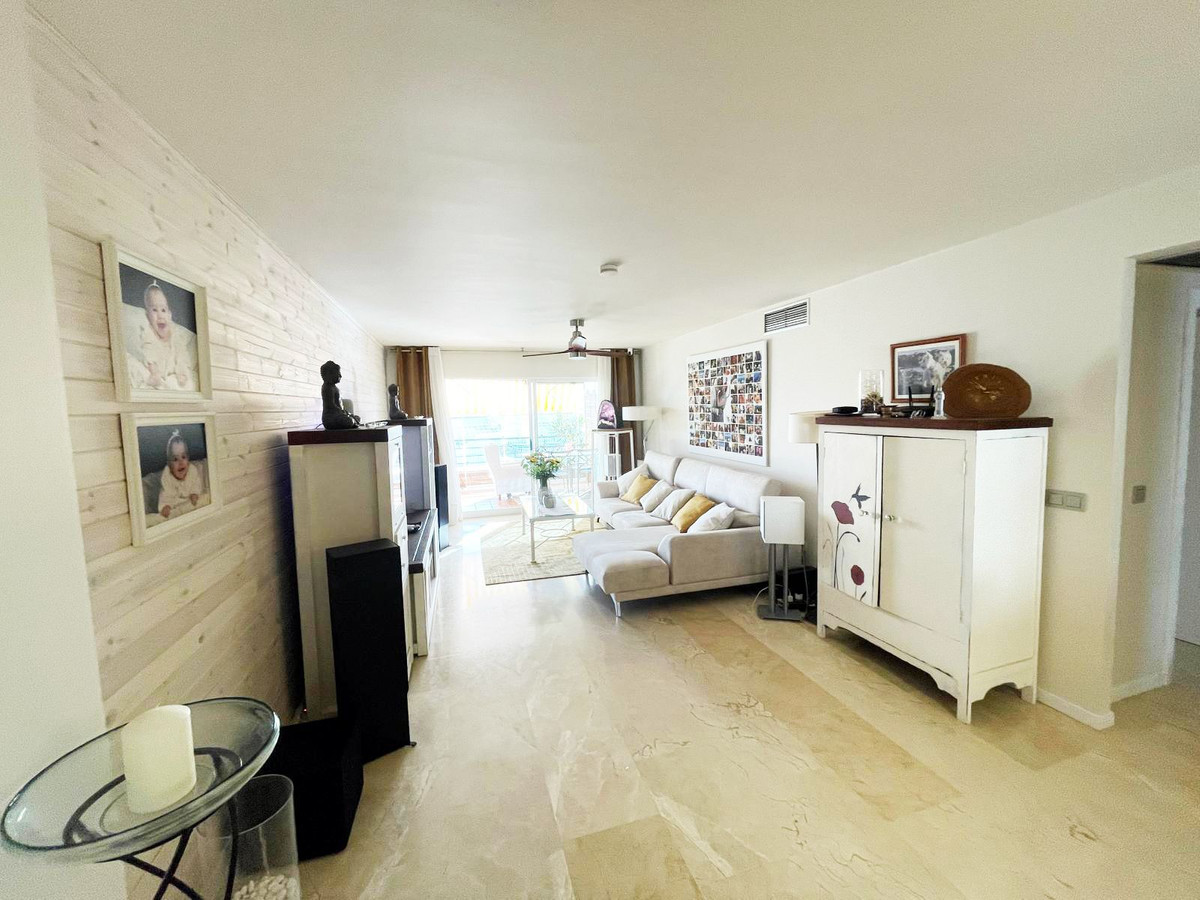 Appartement te koop in Guadalmina Alta | 2 slaapkamers H5374525