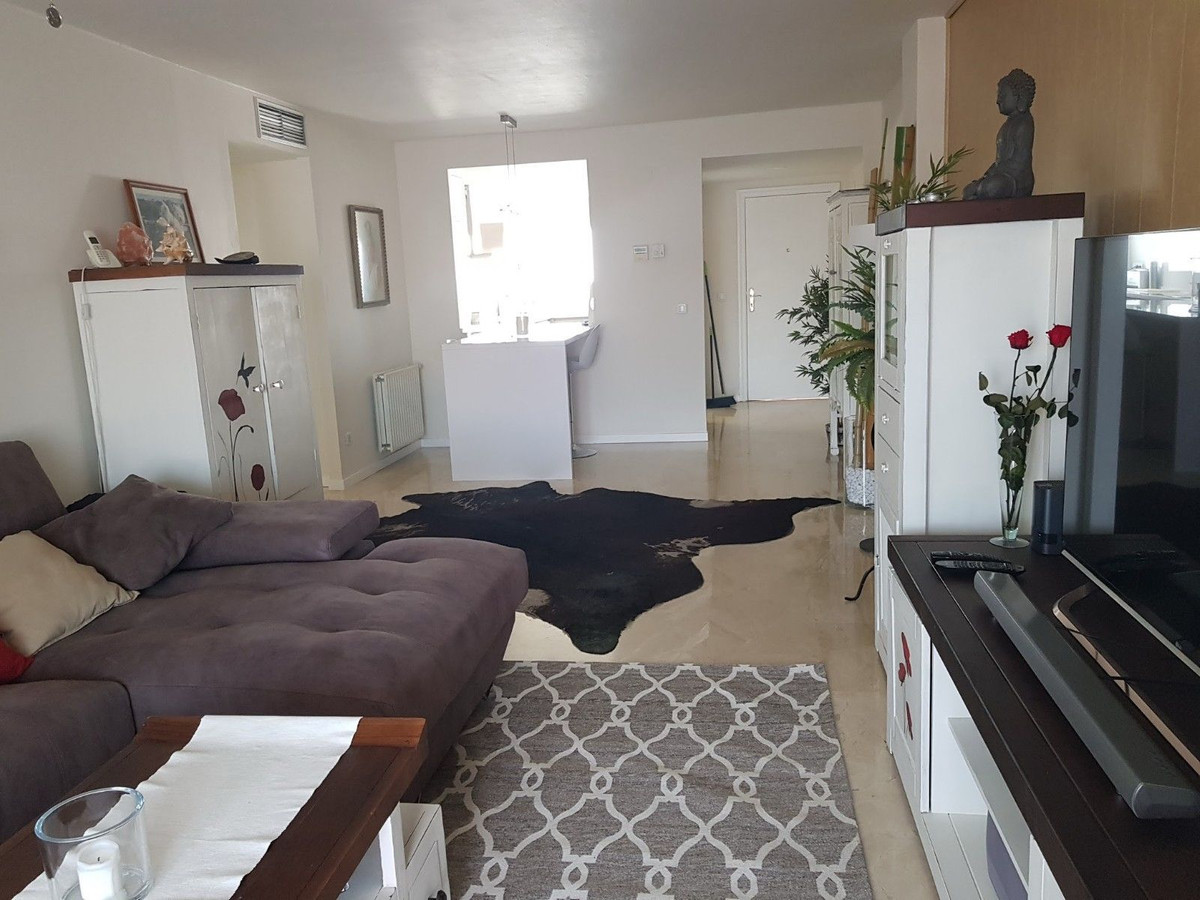 Appartement te koop in Guadalmina Alta | 2 slaapkamers H5374525