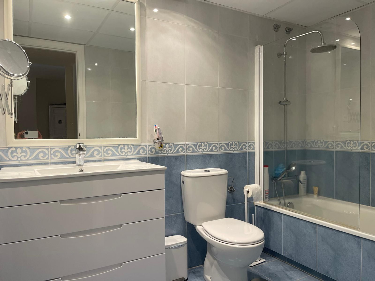 Appartement te koop in Guadalmina Alta | 2 slaapkamers H5374525