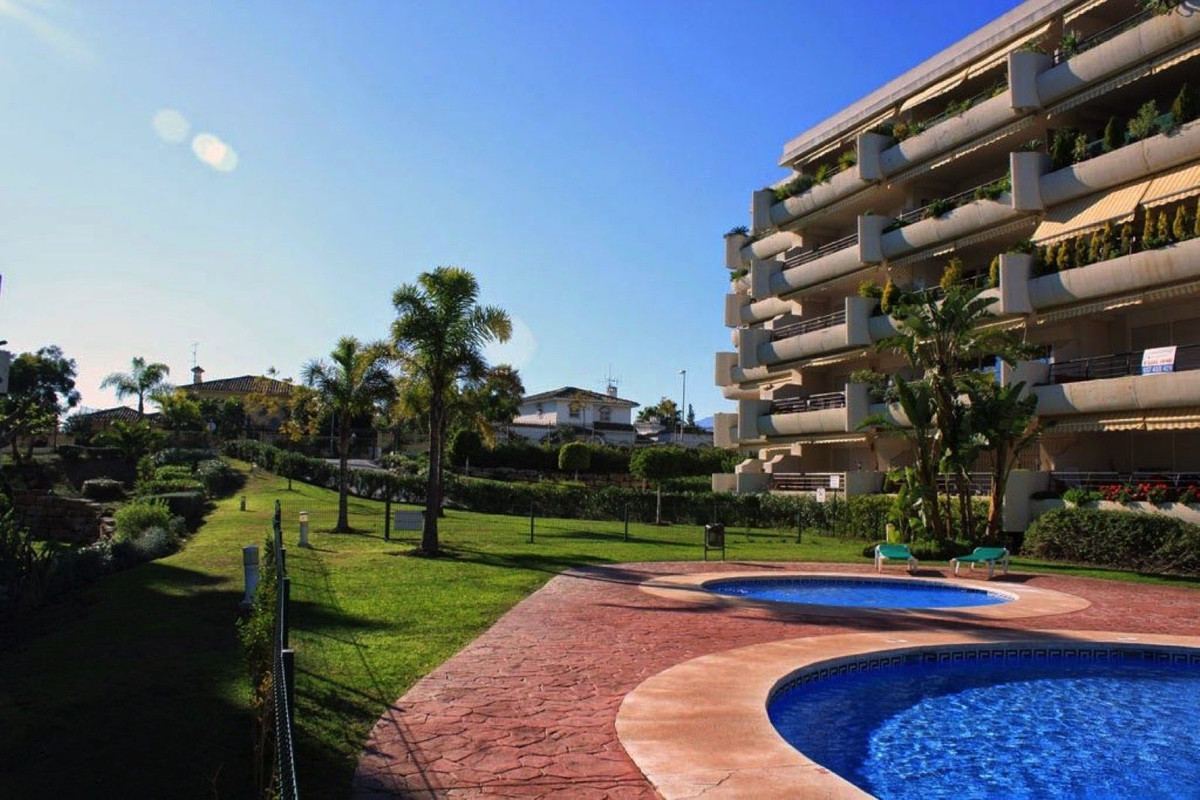 Appartement te koop in Guadalmina Alta | 2 slaapkamers H5374525
