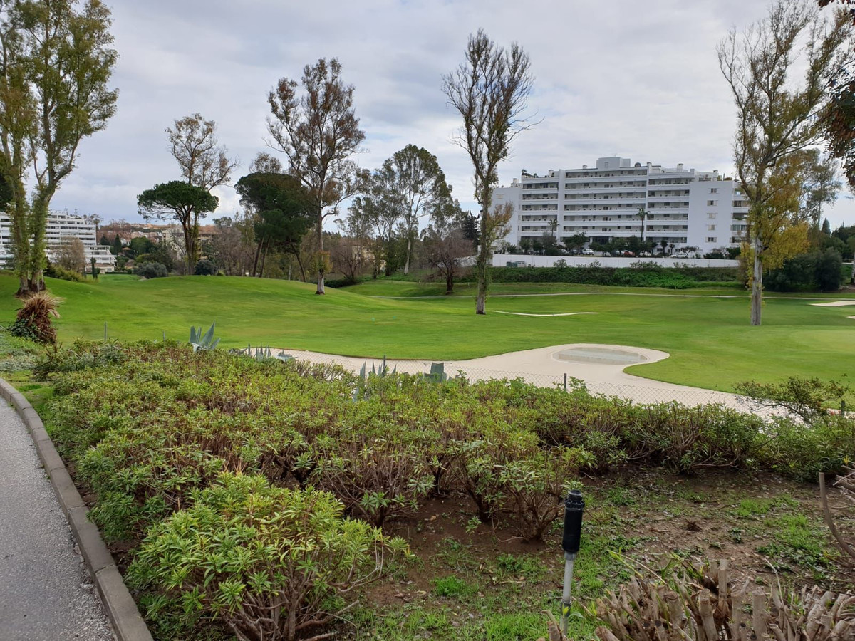 Appartement te koop in Guadalmina Alta | 2 slaapkamers H5374525
