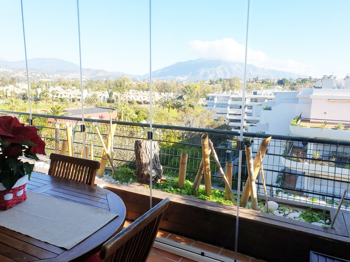 Appartement te koop in Guadalmina Alta | 2 slaapkamers H5374525