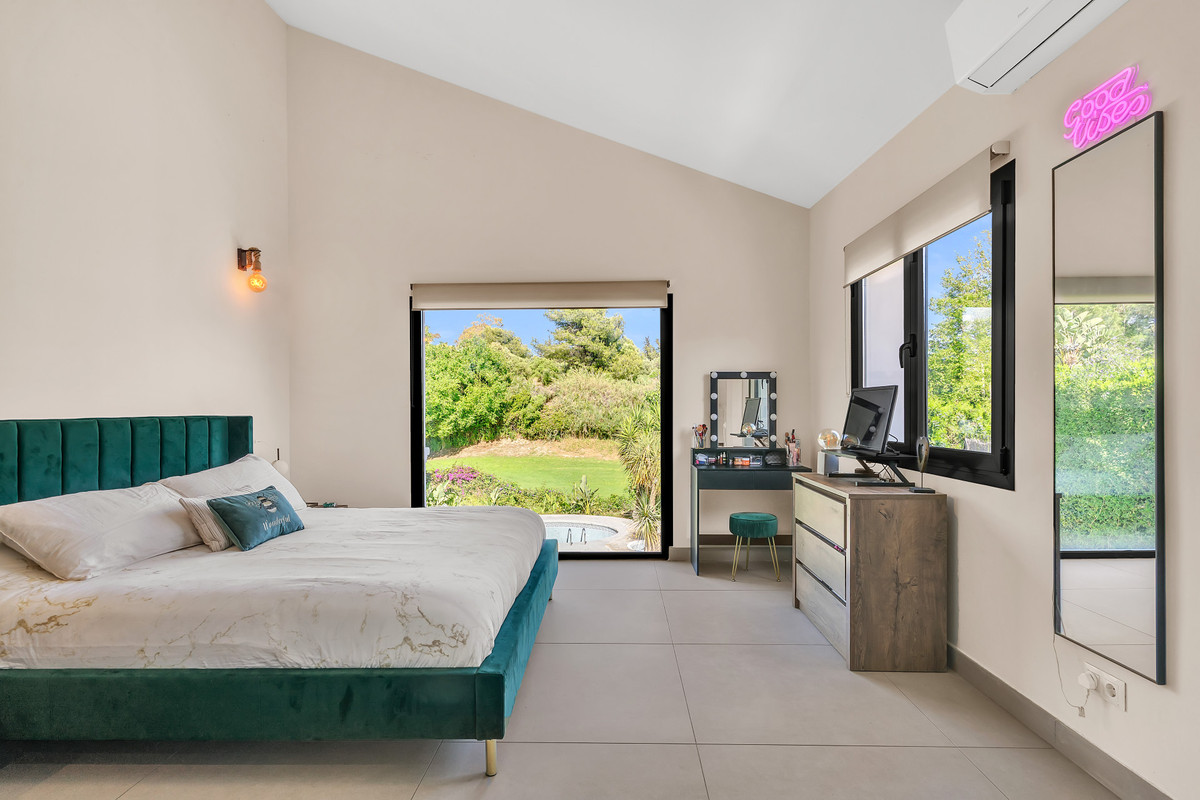 Appartement te koop in Guadalmina Alta | 4 slaapkamers H5393566
