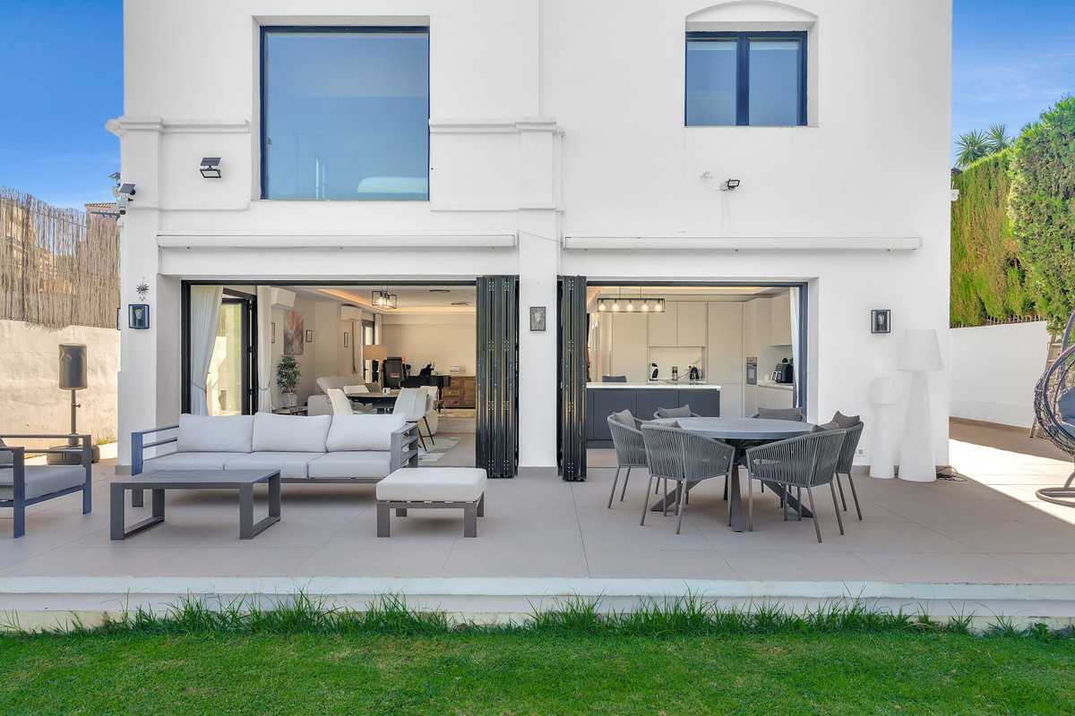Appartement te koop in Guadalmina Alta | 4 slaapkamers H5393566