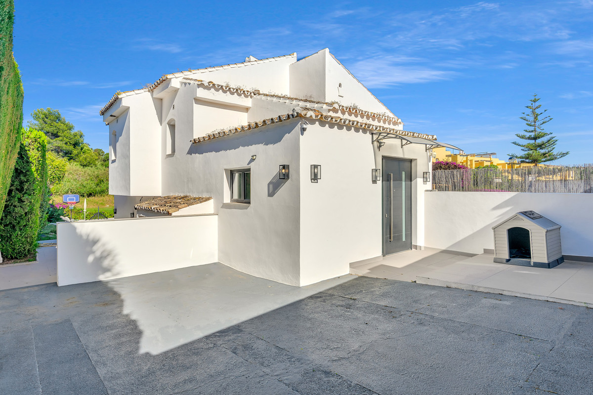 Appartement te koop in Guadalmina Alta | 4 slaapkamers H5393566