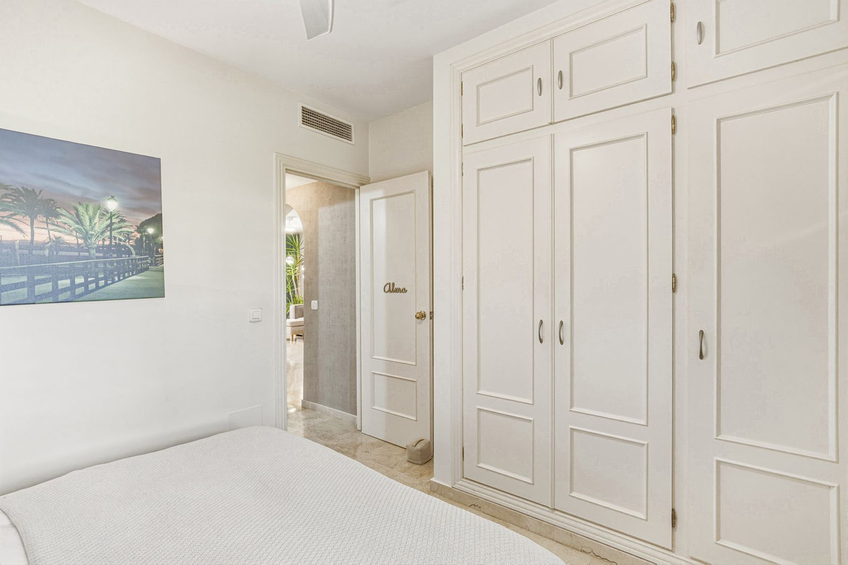 Appartement te koop in Guadalmina Alta | 2 slaapkamers H5438797