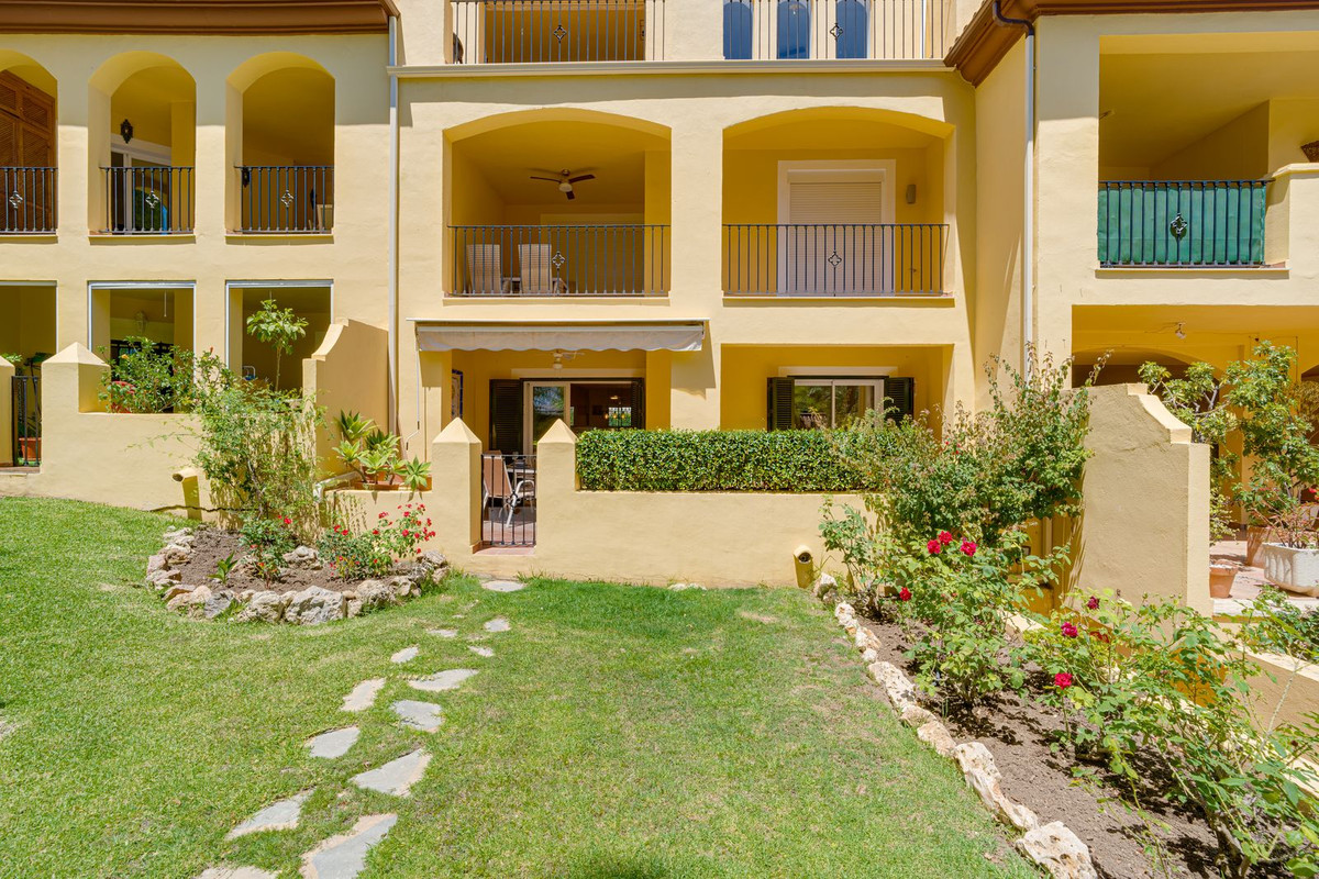 Appartement te koop in Guadalmina Alta | 2 slaapkamers H5438797