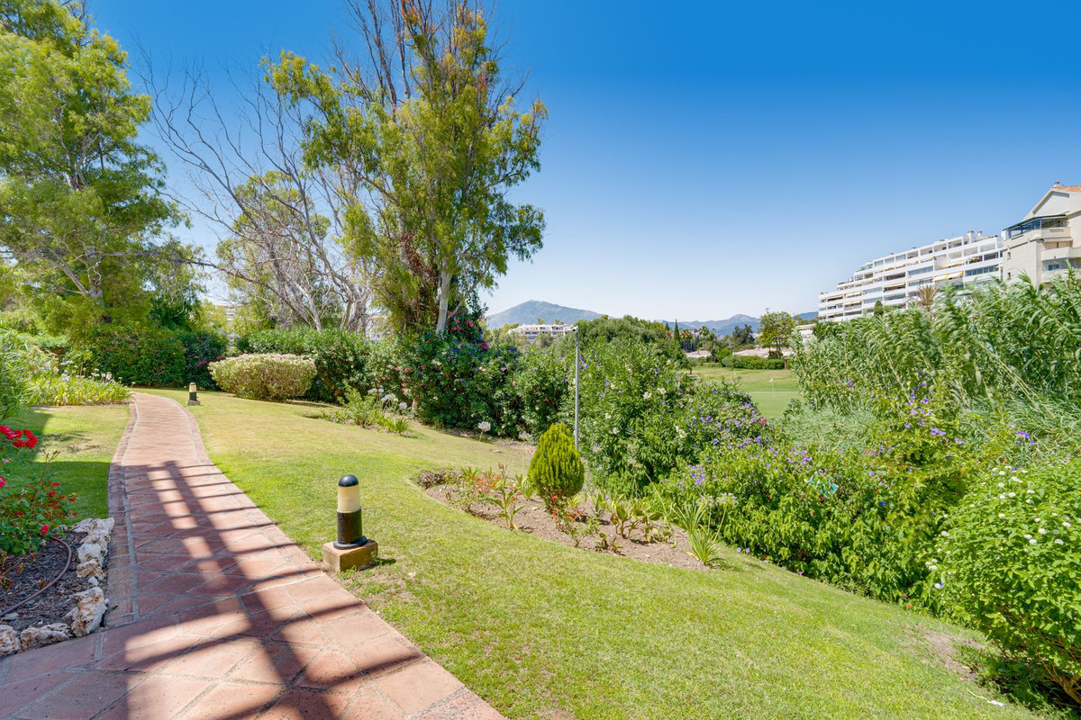 Appartement te koop in Guadalmina Alta | 2 slaapkamers H5438797