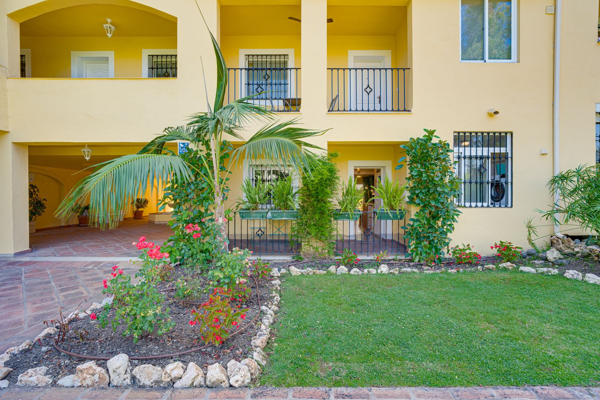 Appartement te koop in Guadalmina Alta | 2 slaapkamers H5438797