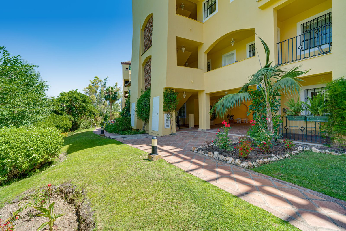 Appartement te koop in Guadalmina Alta | 2 slaapkamers H5438797