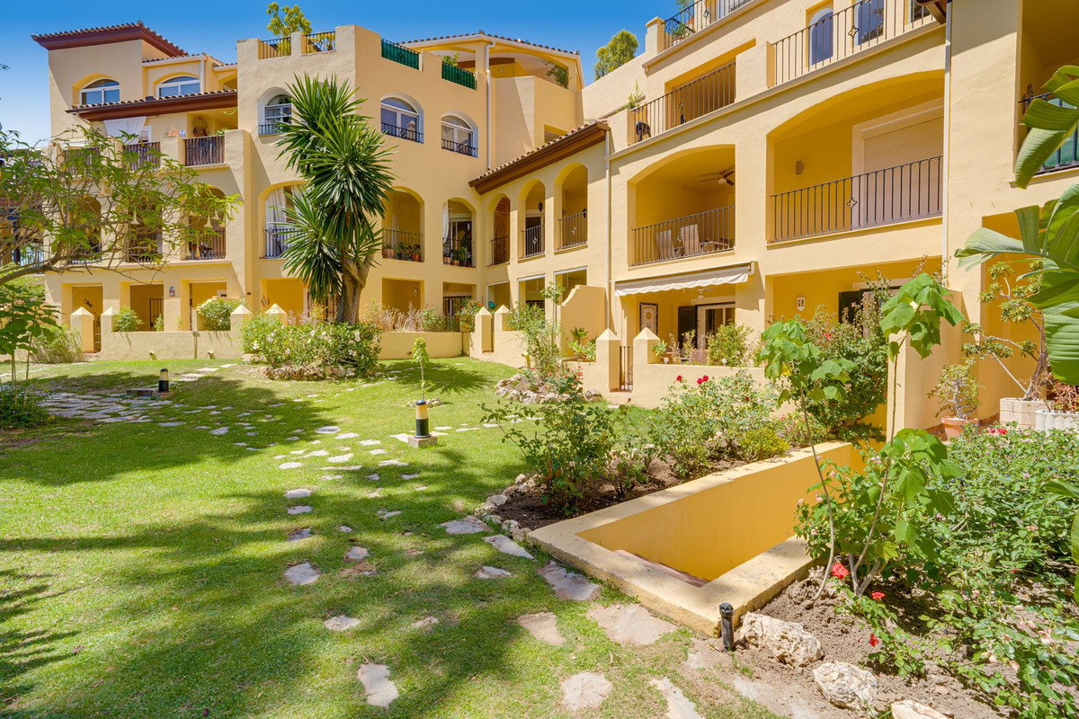 Appartement te koop in Guadalmina Alta | 2 slaapkamers H5438797