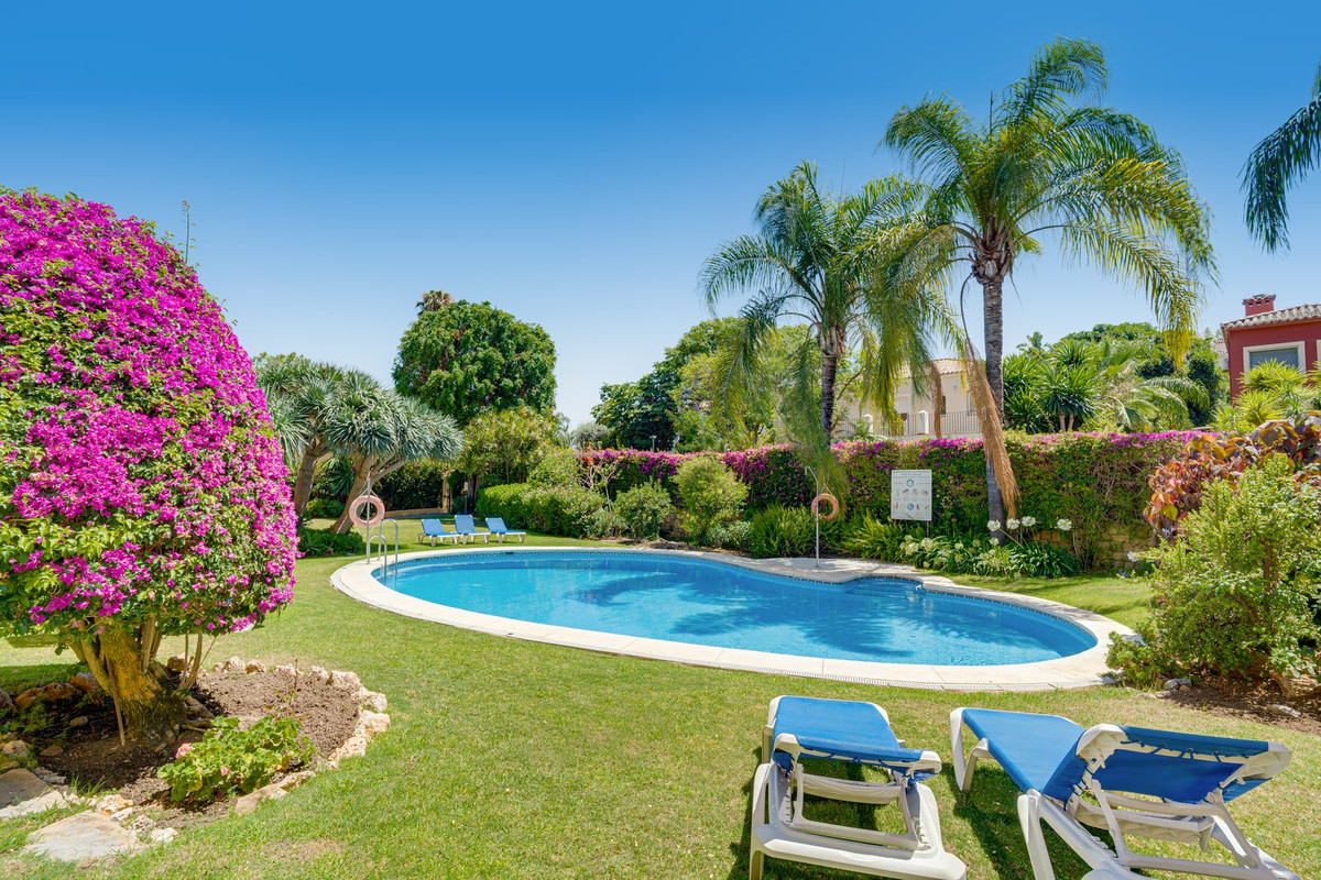 Appartement te koop in Guadalmina Alta | 2 slaapkamers H5438797