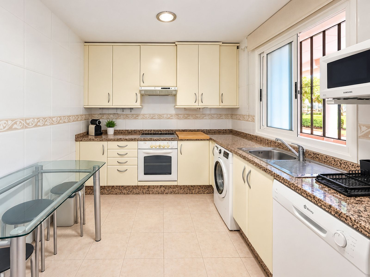 Appartement te koop in Guadalmina Alta | 2 slaapkamers H5519740