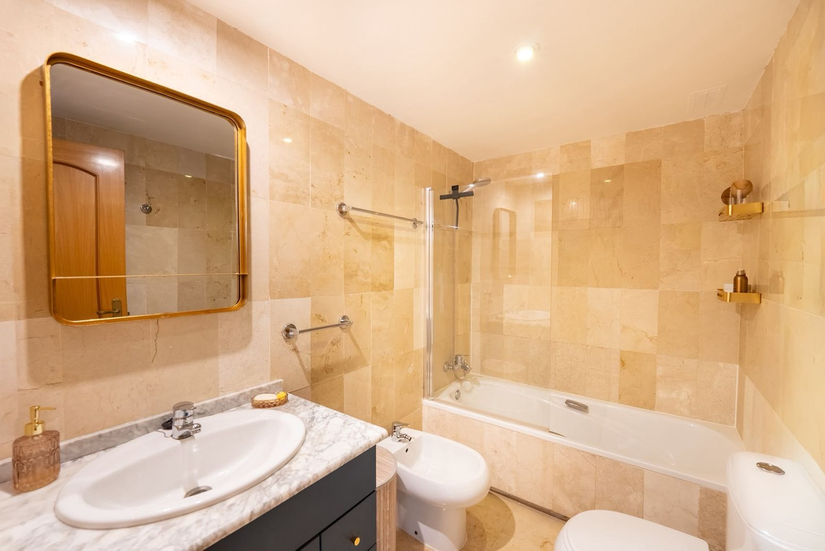 Appartement te koop in Guadalmina Alta | 2 slaapkamers H5521066