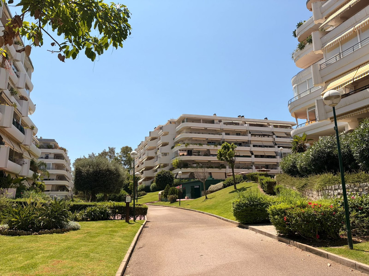 Appartement te koop in Guadalmina Alta | 2 slaapkamers H5521066