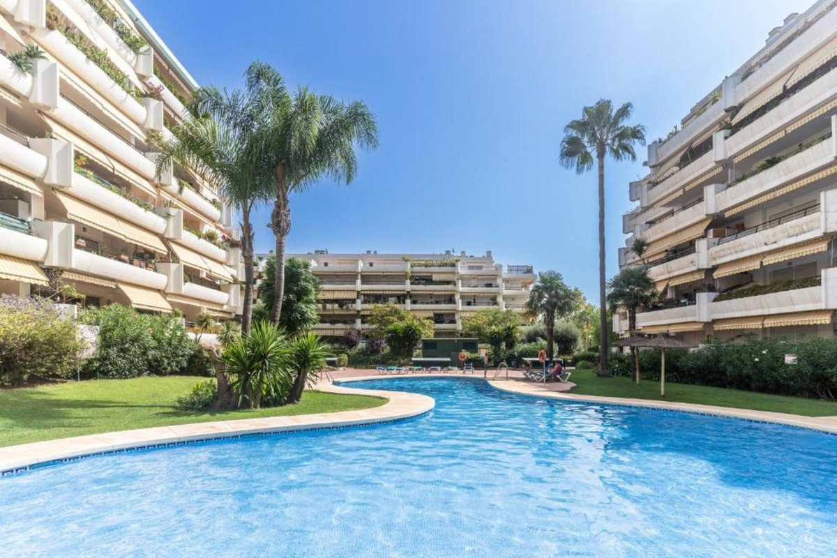 Appartement te koop in Guadalmina Alta | 2 slaapkamers H5526712