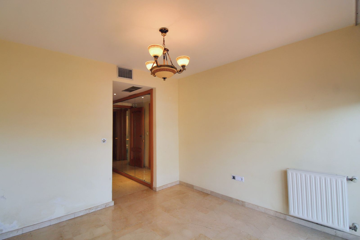 Appartement te koop in Guadalmina Alta | 2 slaapkamers H5526712
