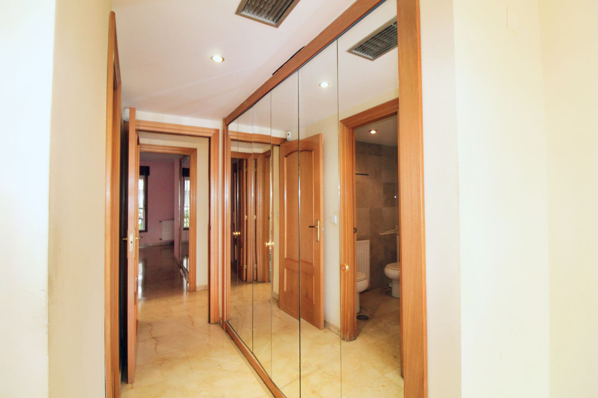 Appartement te koop in Guadalmina Alta | 2 slaapkamers H5526712