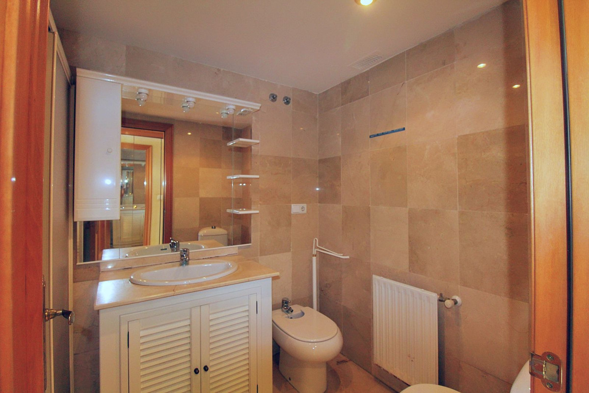 Appartement te koop in Guadalmina Alta | 2 slaapkamers H5526712