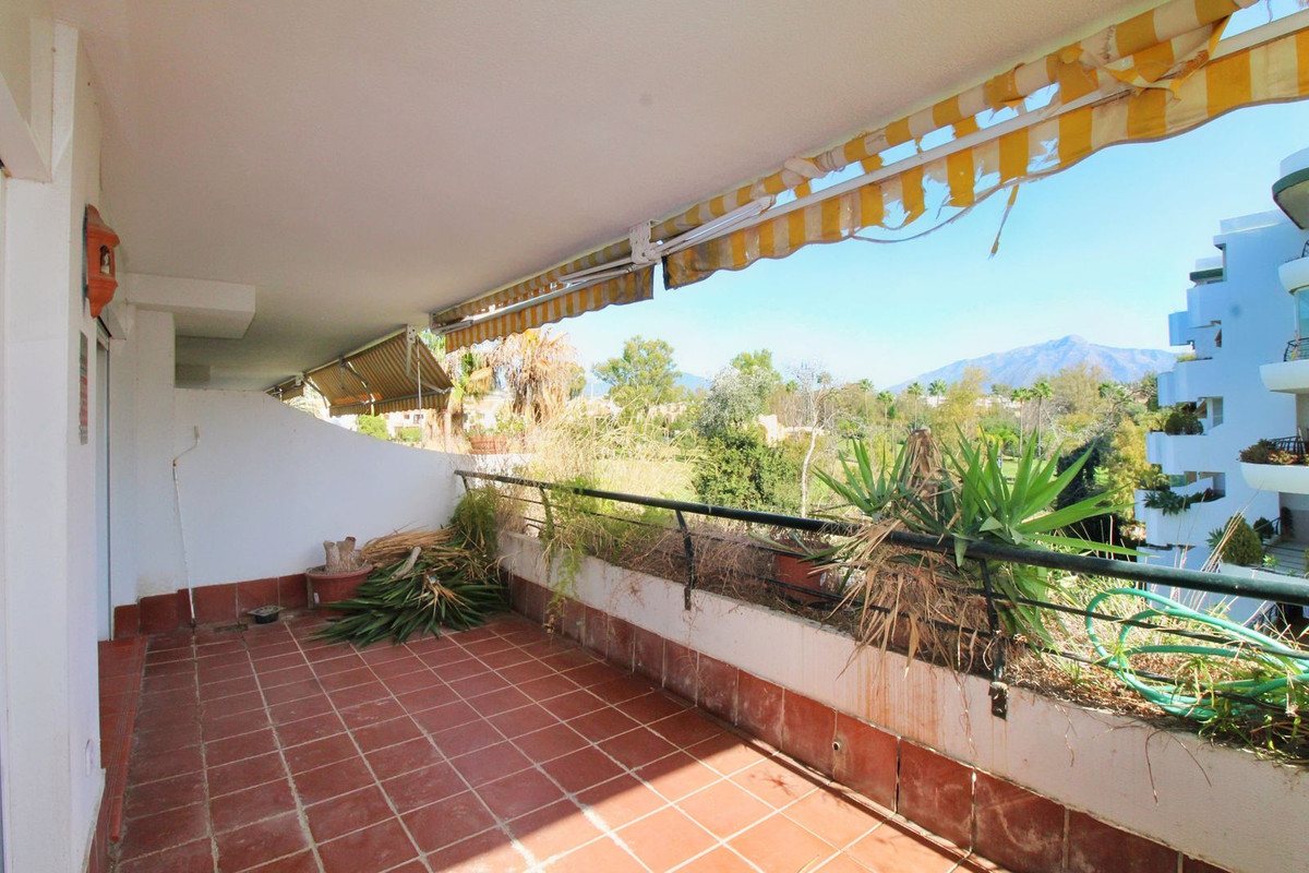 Appartement te koop in Guadalmina Alta | 2 slaapkamers H5526712