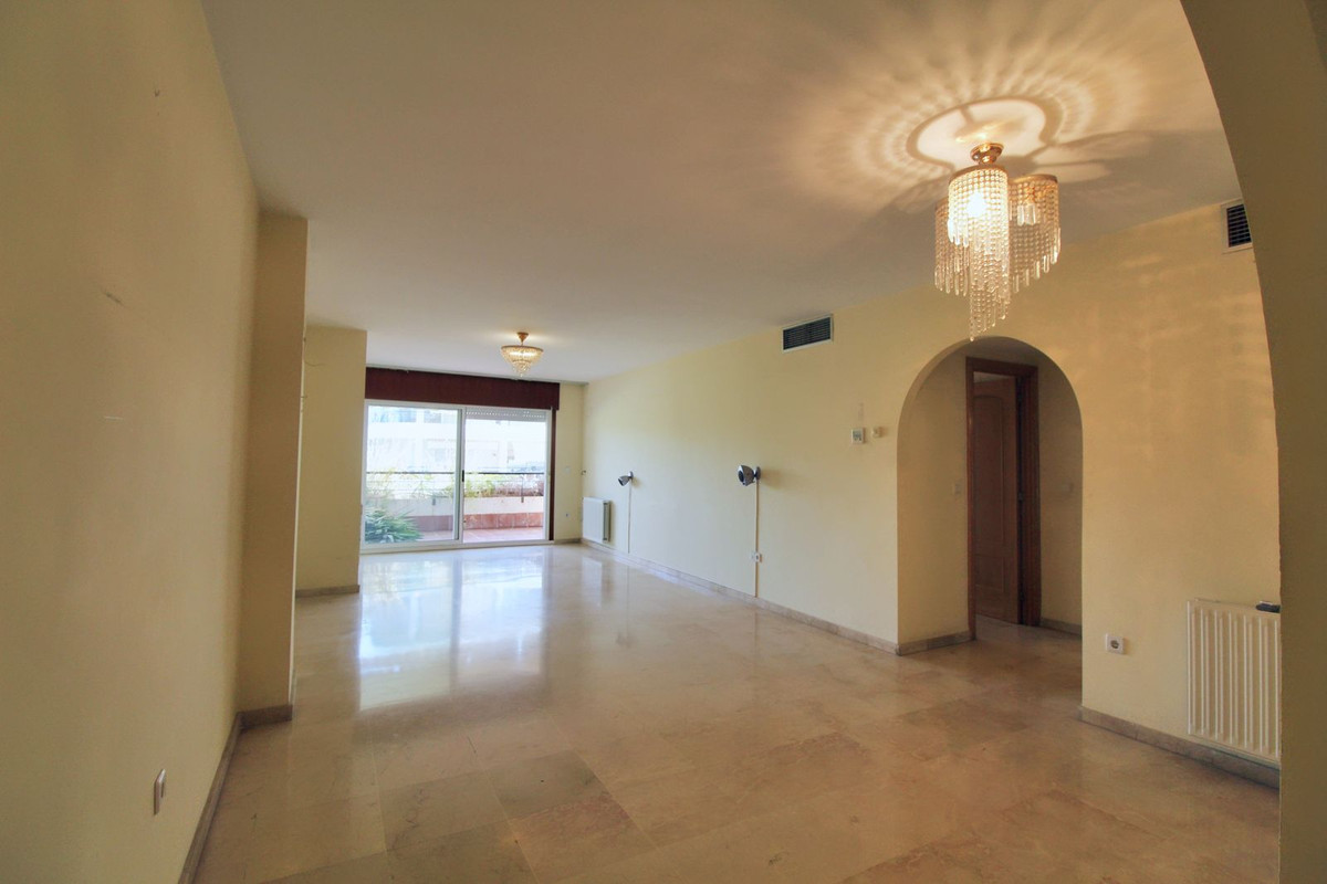 Appartement te koop in Guadalmina Alta | 2 slaapkamers H5526712