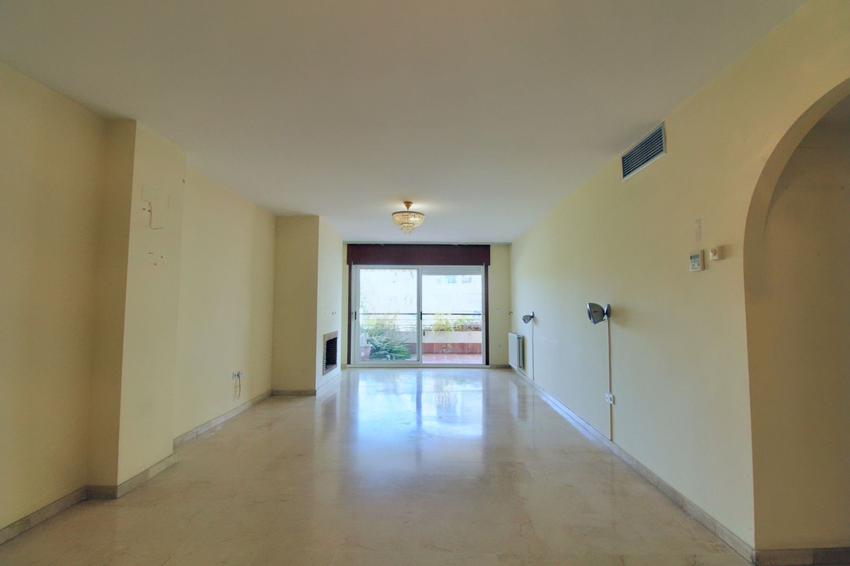 Appartement te koop in Guadalmina Alta | 2 slaapkamers H5526712