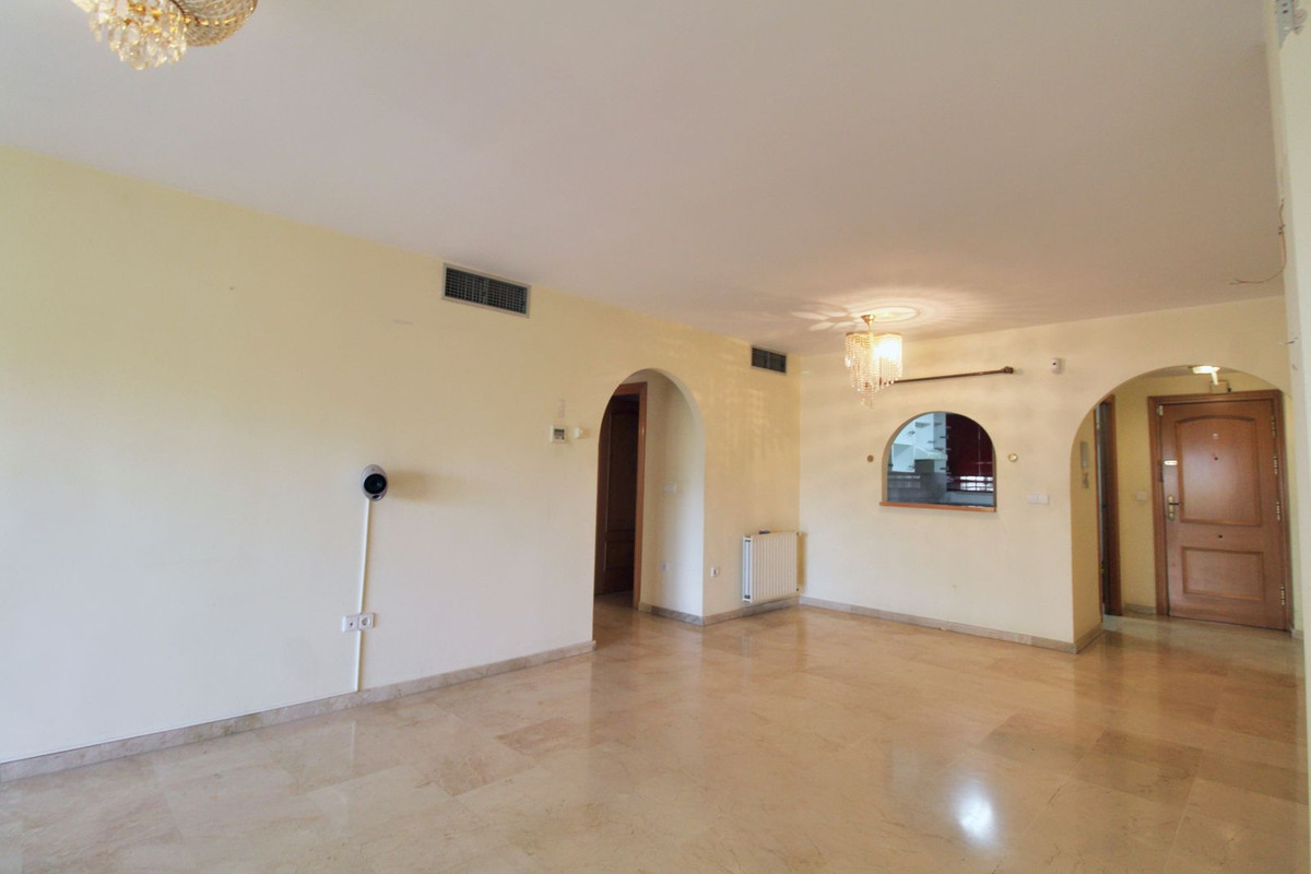 Appartement te koop in Guadalmina Alta | 2 slaapkamers H5526712