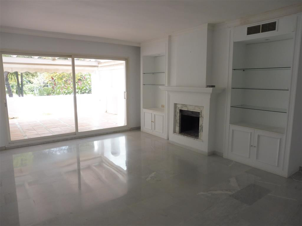 Penthouse in Guadalmina Baja-11