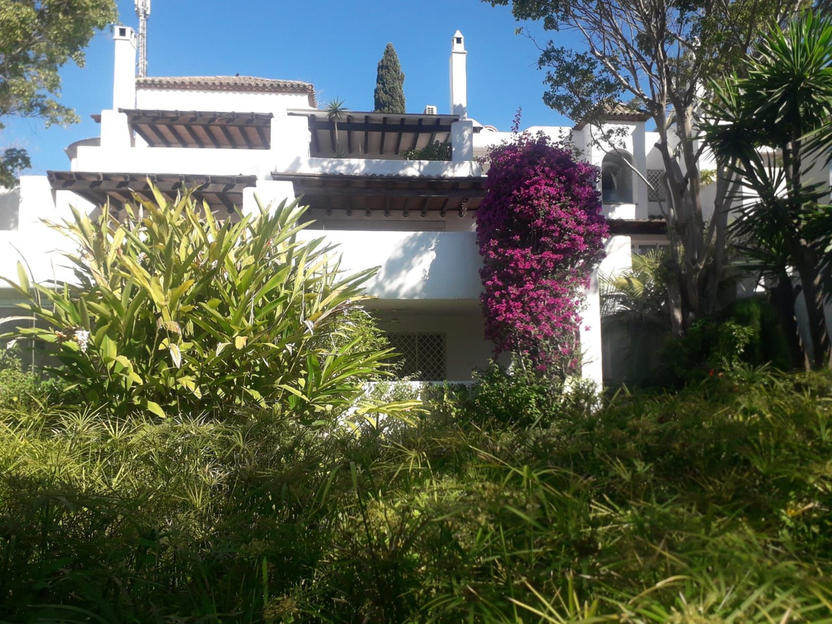 Penthouse in Guadalmina Baja-8