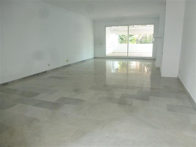 Penthouse in Guadalmina Baja-9