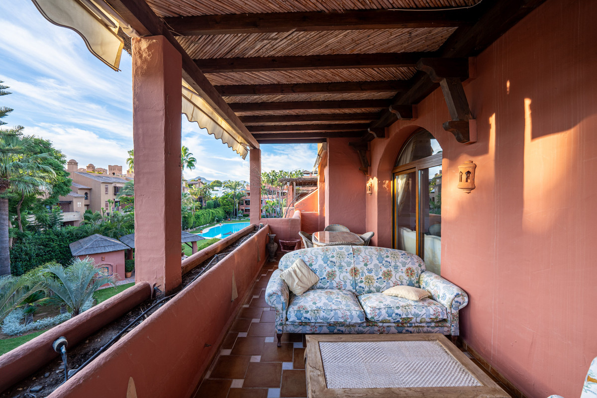 Penthouse Duplex in Guadalmina Baja-10