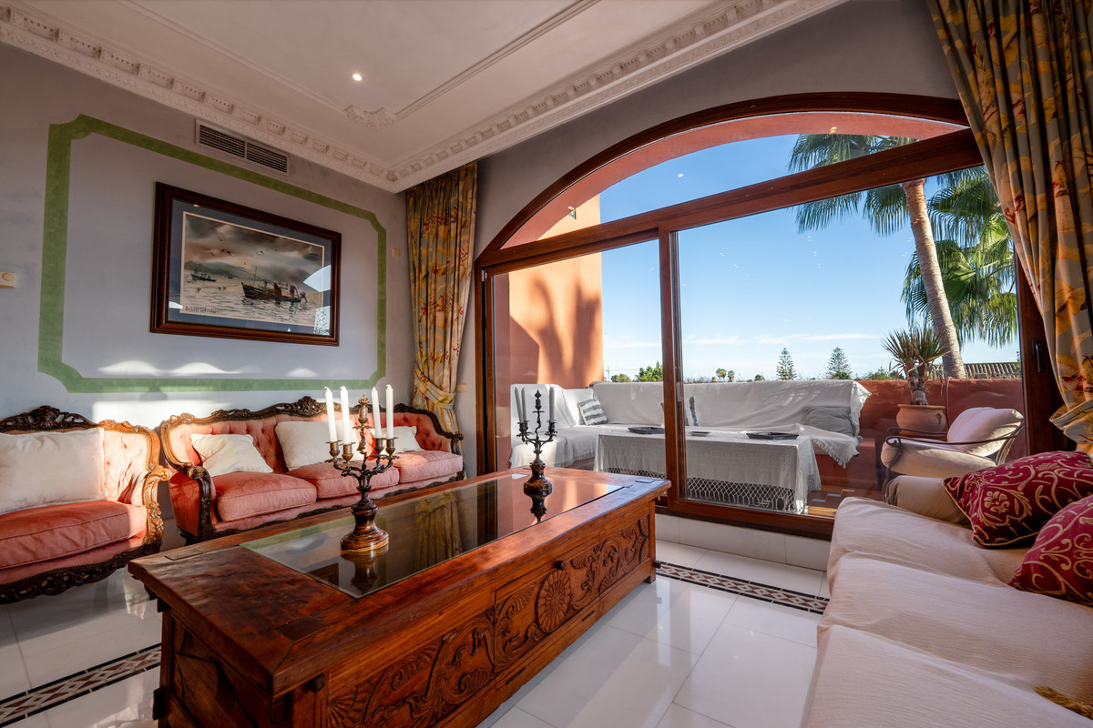 Penthouse Duplex in Guadalmina Baja-13
