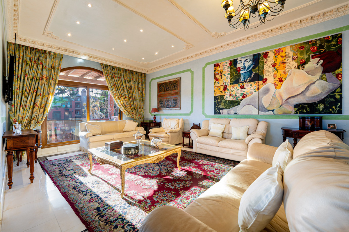 Penthouse Duplex in Guadalmina Baja-2