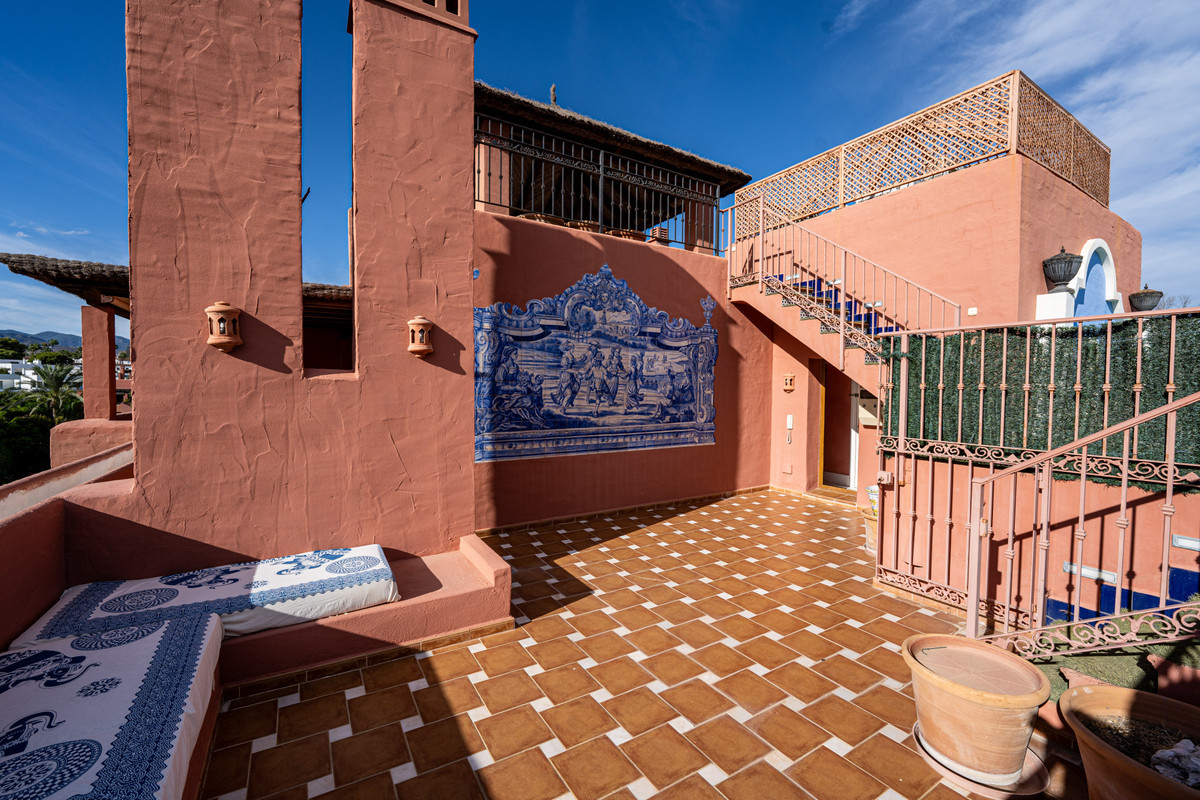 Penthouse Duplex in Guadalmina Baja-21
