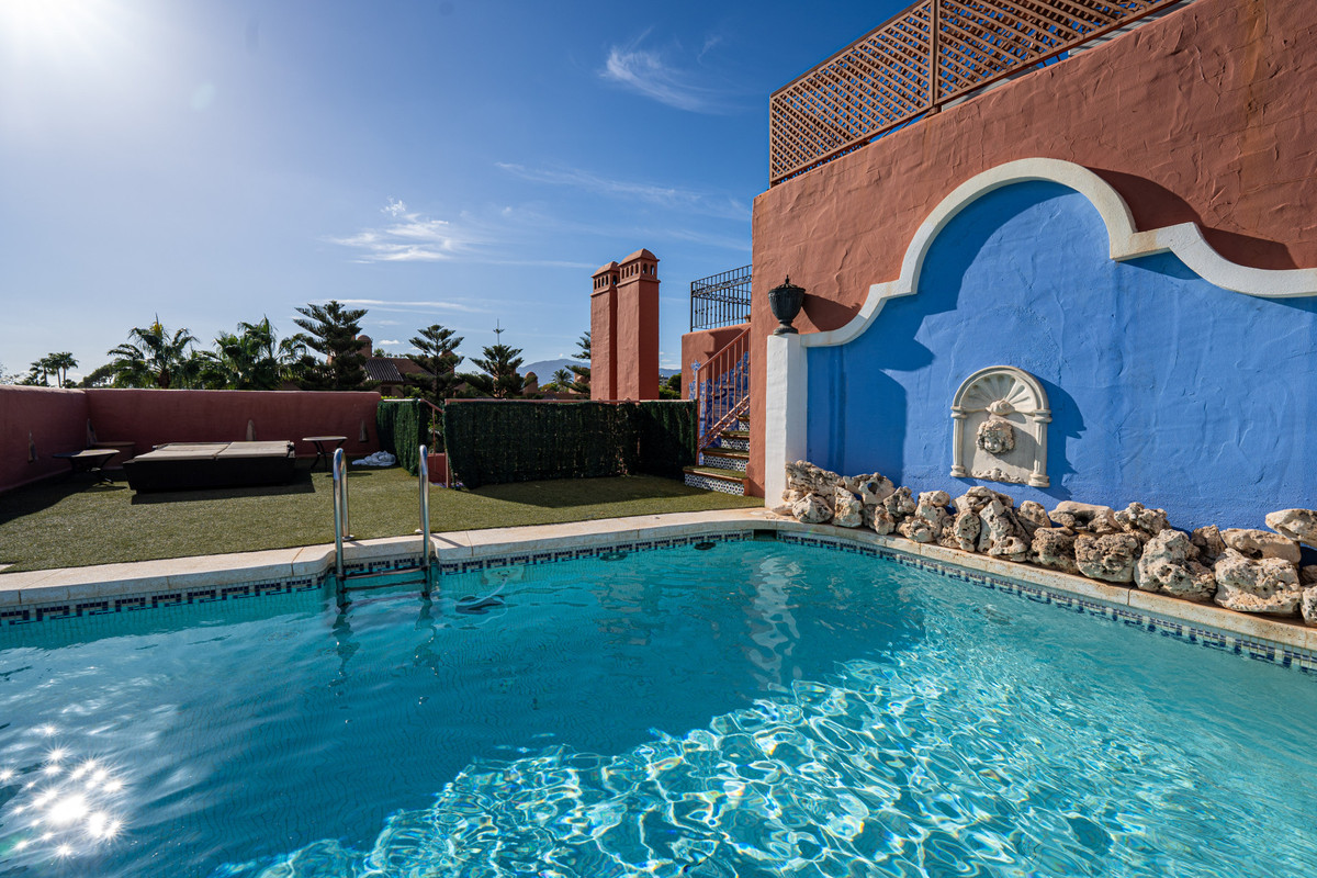 Penthouse Duplex in Guadalmina Baja-25