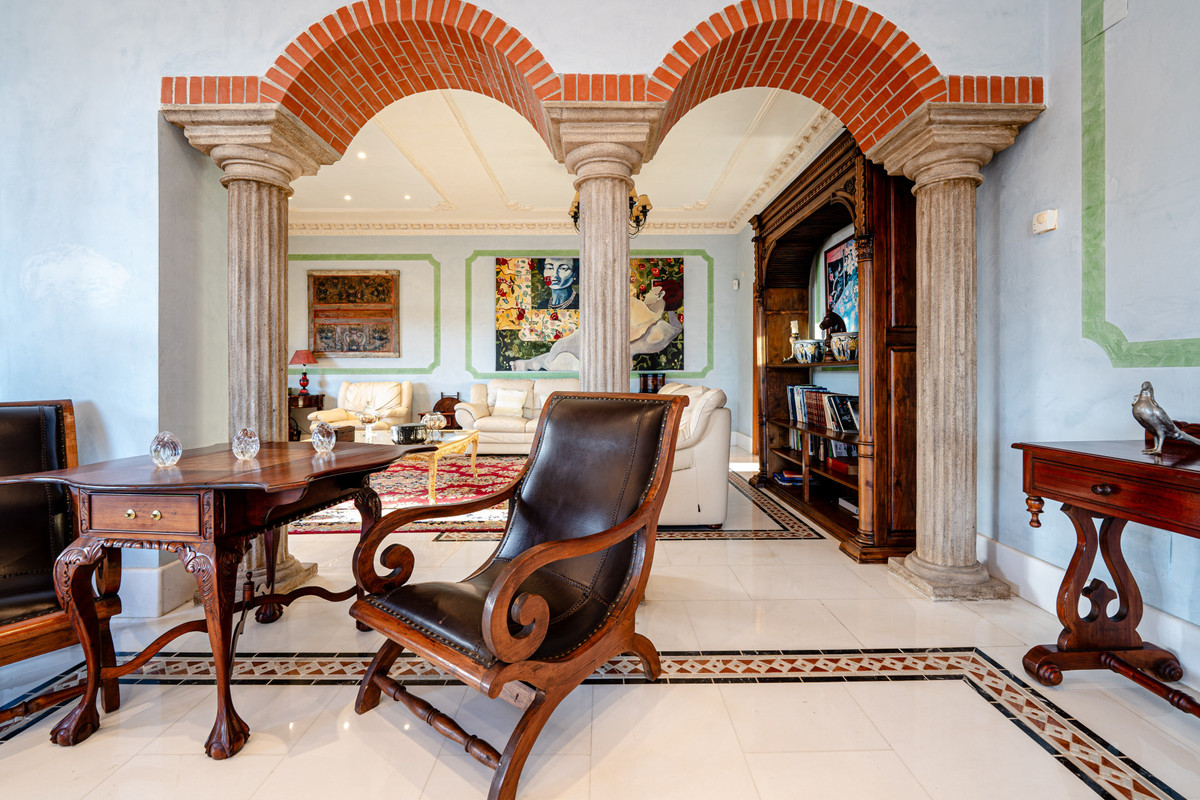 Penthouse Duplex in Guadalmina Baja-27