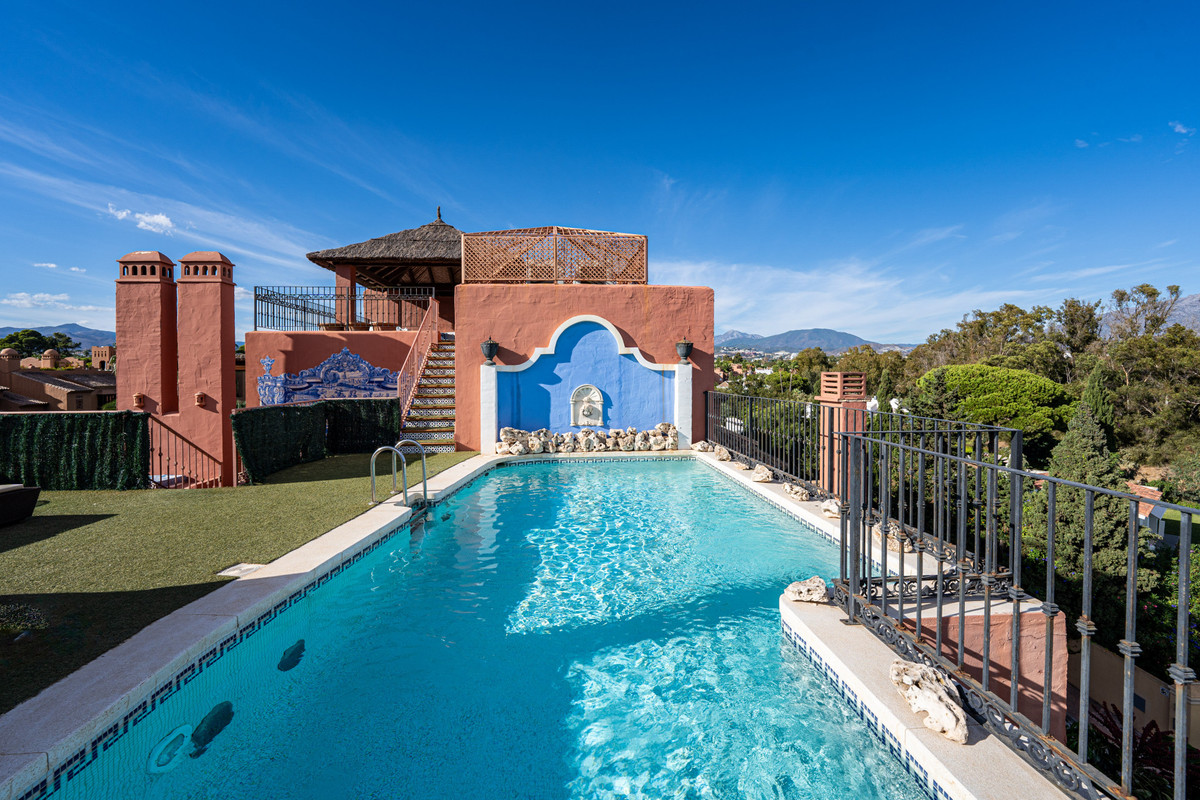 Penthouse Duplex in Guadalmina Baja-3