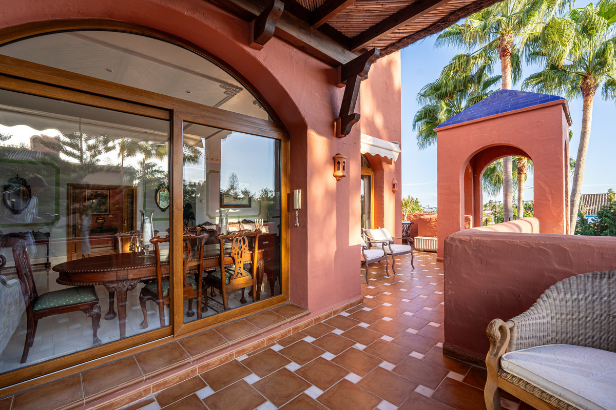 Penthouse Duplex in Guadalmina Baja-31