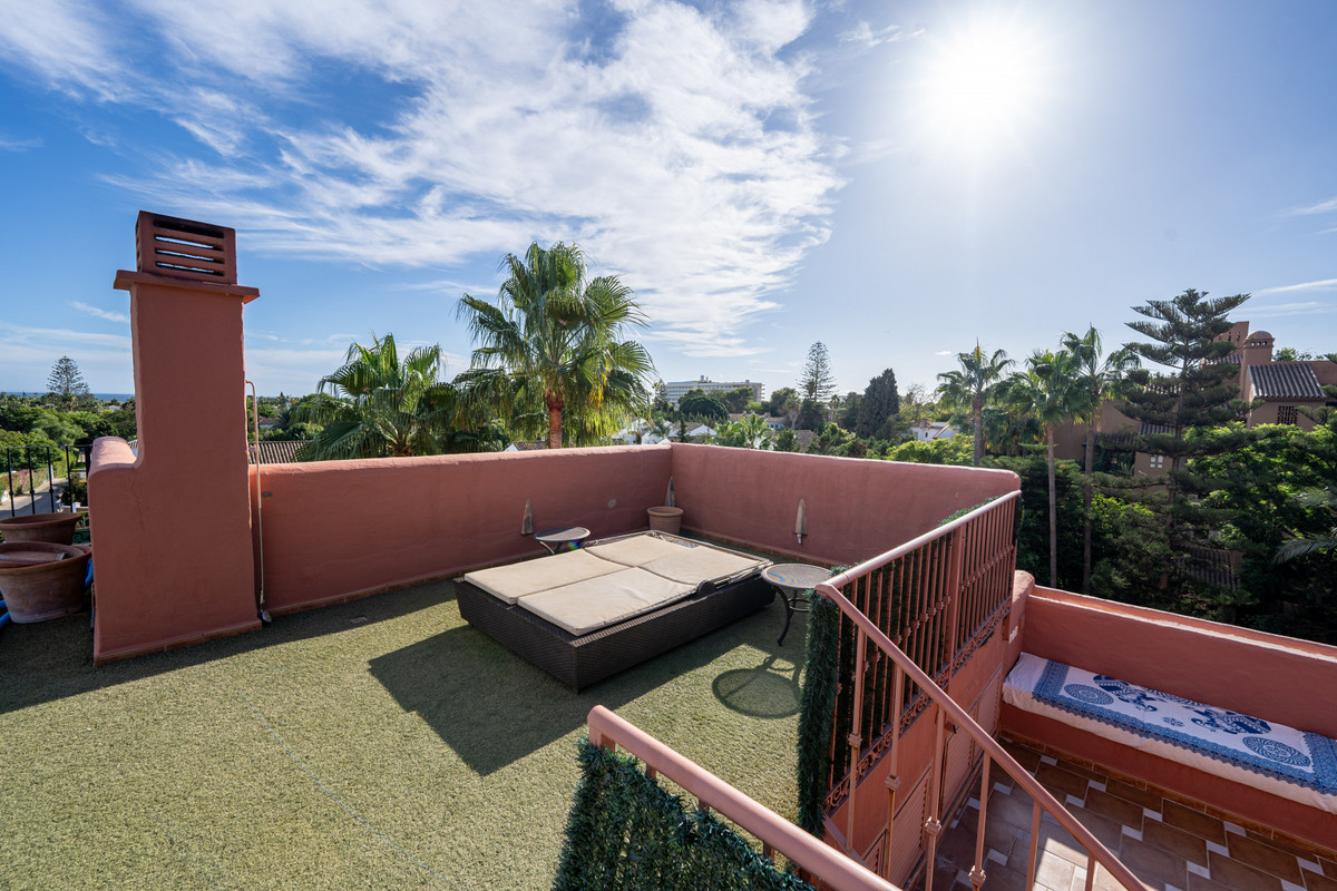 Penthouse Duplex in Guadalmina Baja-37