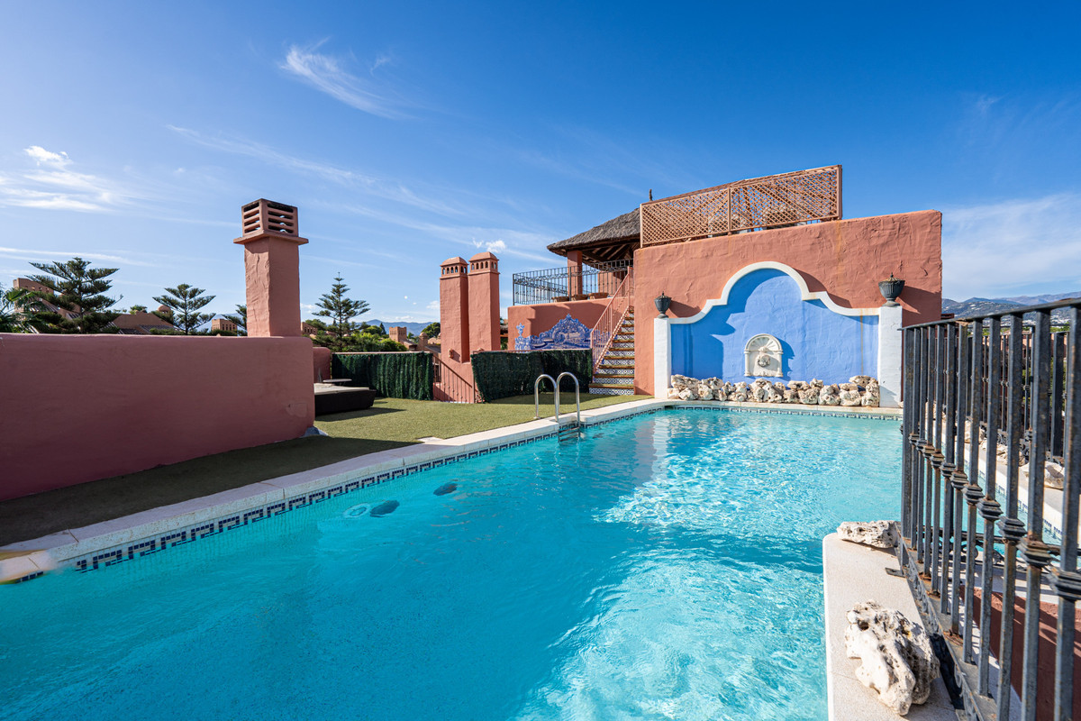 Penthouse Duplex in Guadalmina Baja-38