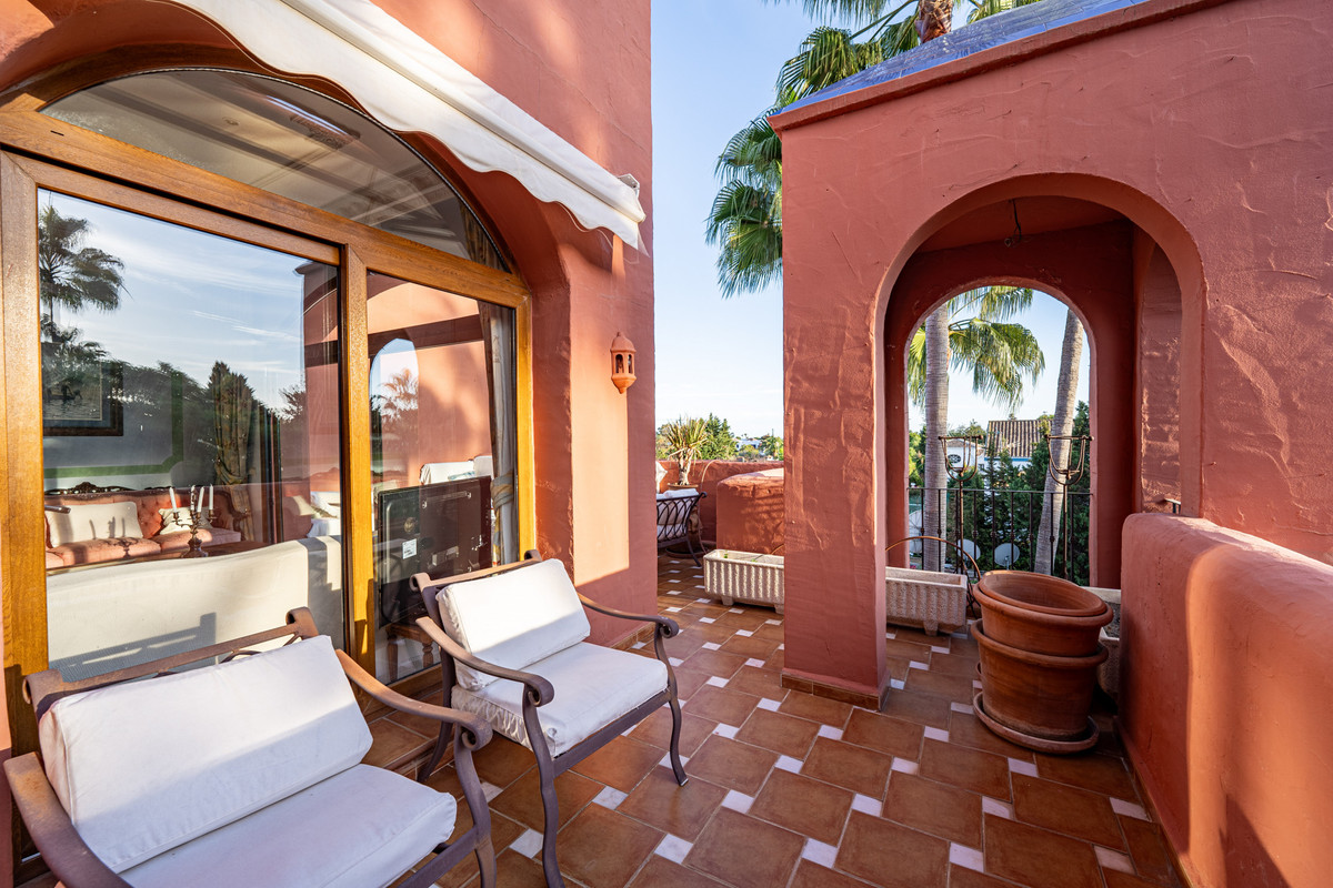 Penthouse Duplex in Guadalmina Baja-43
