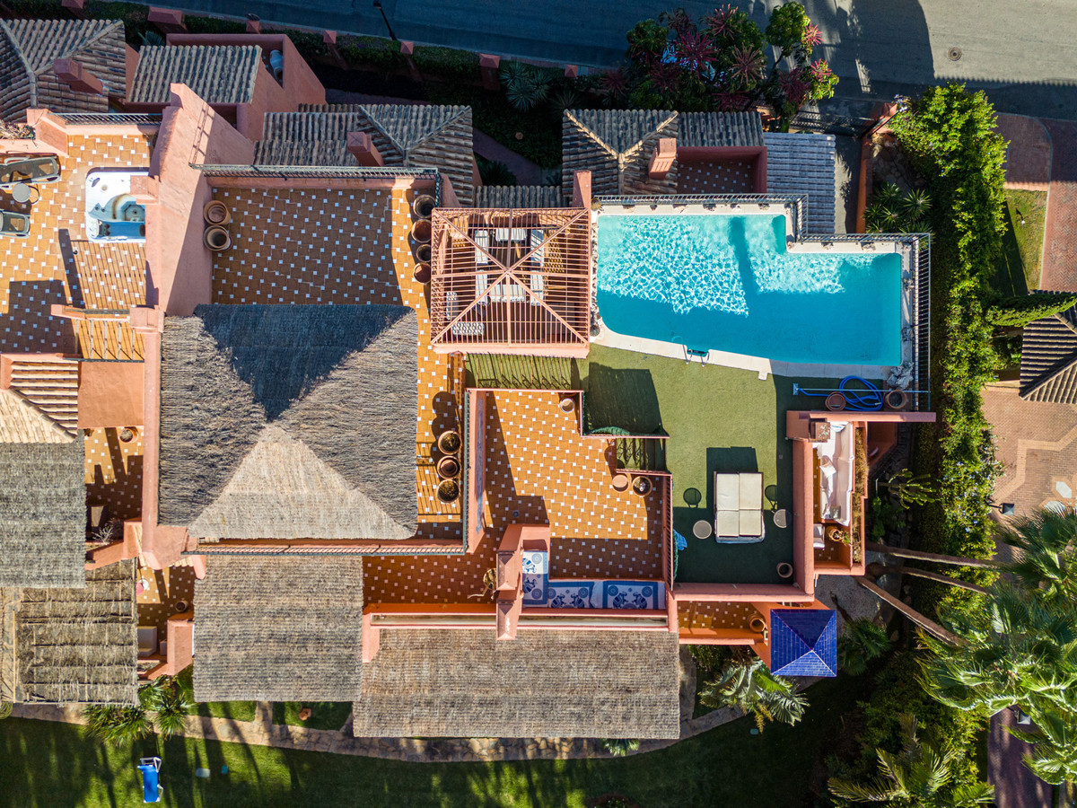 Penthouse Duplex in Guadalmina Baja-44
