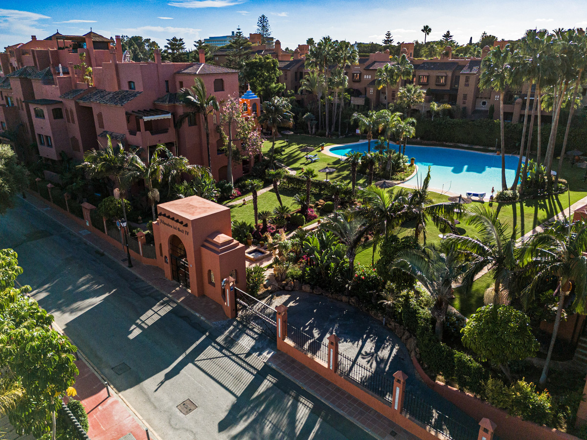 Penthouse Duplex in Guadalmina Baja-46