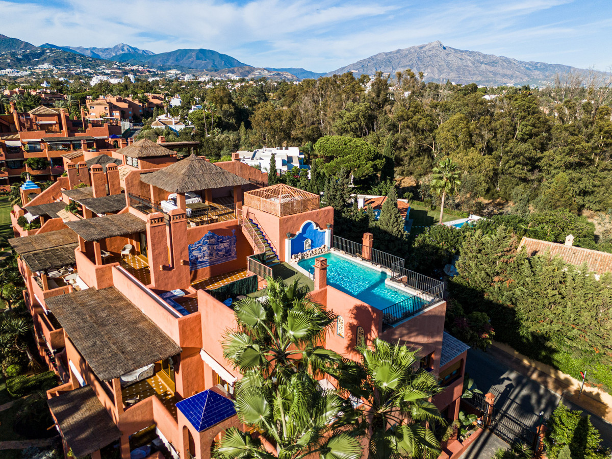 Penthouse Duplex in Guadalmina Baja-47