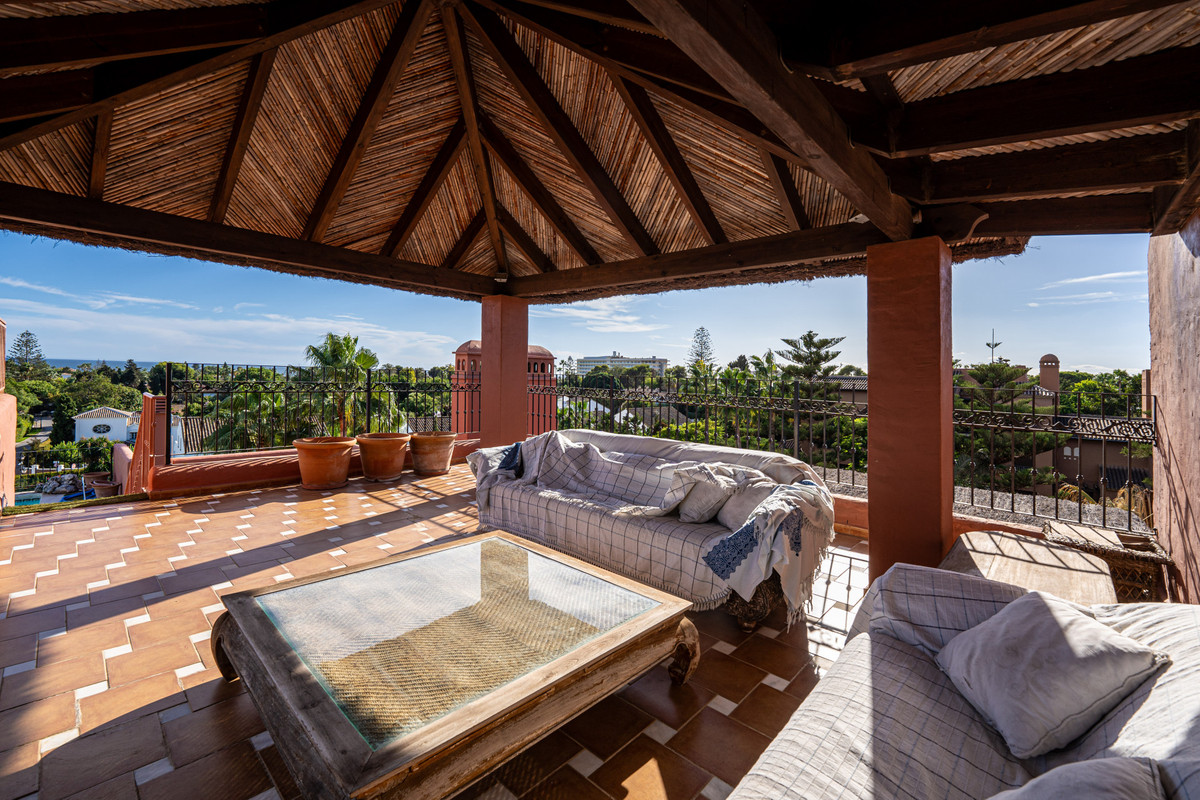 Penthouse Duplex in Guadalmina Baja-6