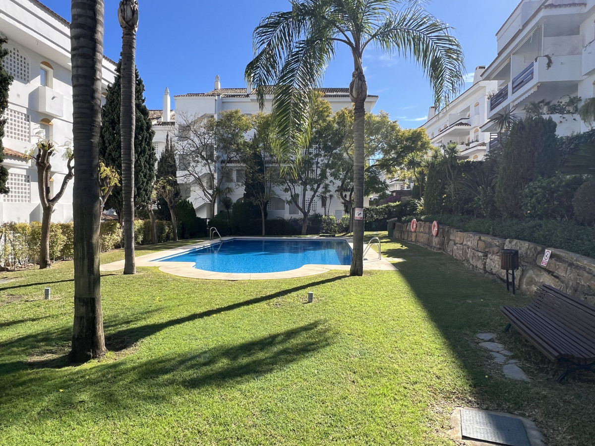 Tussenverdieping Appartement in Guadalmina Baja-18